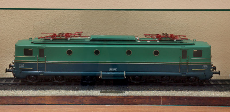 Modelo de locomotora elctrica Serie 7600 de RENFE